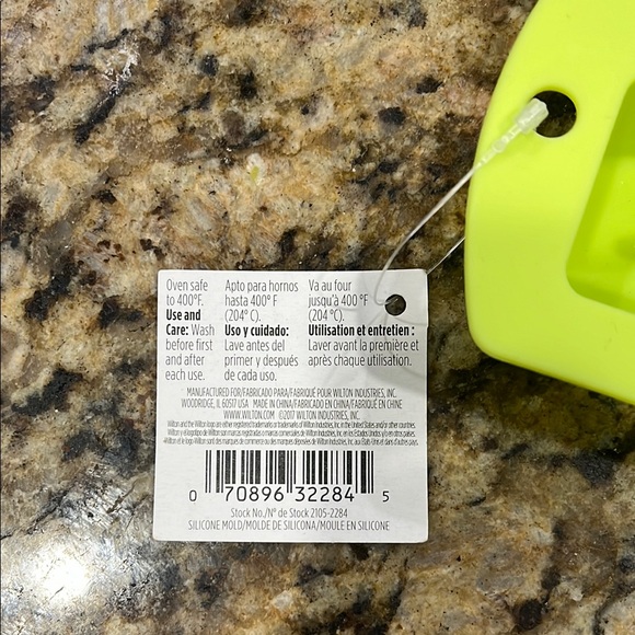 Wilton Green Number 4 Silicone Mold - Picture 4 of 4